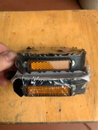 Pedal bàn đạp xe đạp thể thao - Nhôm đen có phản quang RL4201 (Đôi)