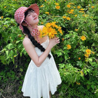 PEKO HELLO - Đầm nhún hai dây trắng 2 lớp Hiin Dress