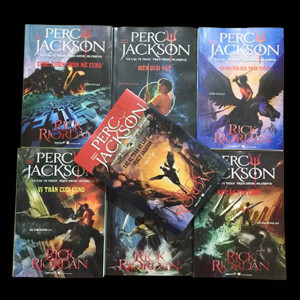 Percy Jackson Tập 1: Kẻ Cắp Tia Chớp (Tái Bản 2014)