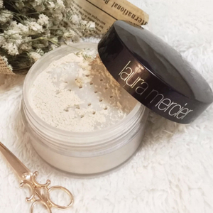 Phấn phủ không màu dạng bột Laura Mercier