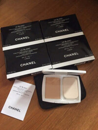 Phấn phủ nén Chanel Le Blanc Light Mastering Whitening Compact Foundation