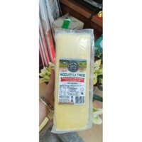 Phô mai khối mozzarella beston 2,5 kg .