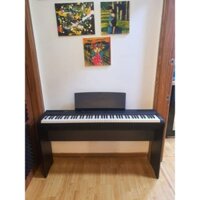 Piano Yamaha P-105  nhỏ gọn với chiều dày chỉ 30cm.