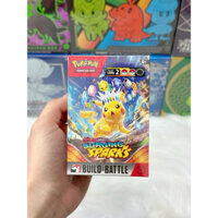 Pokémon TCG: Hộp thẻ bài Scarlet & Violet-Surging Sparks Build & Battle Box