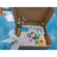 Quà tặng khung tranh đất sét để bàn theo yêu cầu