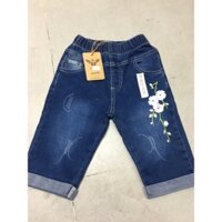 Quần jeans lửng bé gái.