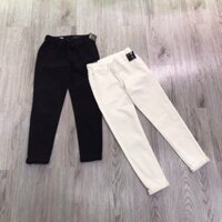 Quần-Jeans-Nữ-Dáng-Boy-Chun-Đen-Trắng