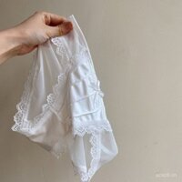 Quần lót satin retro Pháp màu trắng ánh trăng, ren giữa eo, kiểu dáng mỏng, nữ tính, thuần khiết