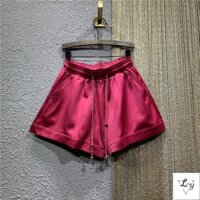 Quần short chữ a cỡ lớn Quần short dáng ôm hơn Quần short Hàn hãng béo MM2025 Xuân Hè Phong cách mới Quần short lụa băng Satin dành cho nữ Thiết kế mùa hè Dây chuyền dây rút Quần ống rộng Quần nóng lưng co giãn mỏng hơn Nhìn chữ a Quần thường n
