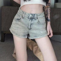 Quần Short Jeans Nữ , Quần Đùi Nữ Chất Liệu Denim Phối Túi Sau Phong Cách Đường Phố Bụi Bặm L00010