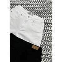 Quần short trắng đen