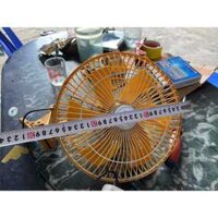 Quạt cặp cắm tẩu có chức năng xoay 12v 24v lồng 28cm mát, êm, quạt ô tô vàng hình cậu bé loại 1