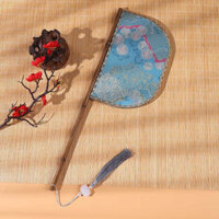 Quạt cổ điển Phong cách Trung Quốc Tay cầm dài Quạt dao Sàn Catwalk Đạo cụ ảnh