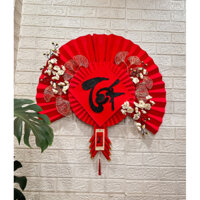 Quạt đỏ trang trí Tết