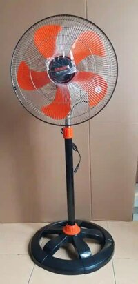 Quạt đứng công nghiệp 4.3 tấc Senko DCN1808 mẫu mới