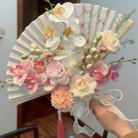 Quạt gấp cô dâu cầm hoa giấy chứng nhận đính hôn áo choàng buổi sáng Xiuhe với quạt thành phẩm cầm hoa kiểu Trung Quốc mới