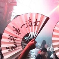 Quạt học sinh mang theo quạt gấp20250328