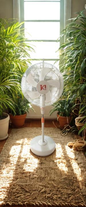 Quạt tích điện năng lượng mặt trời Jindian JD-188L