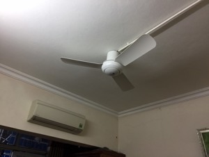 Quạt trần KDK R48SP - 3 cánh có ĐK màu xám, ti ngắn 14 cm, 3 tốc độ