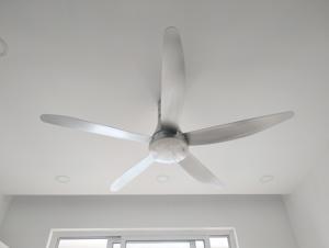 Quạt trần đèn Panasonic 5 cánh F-60UFN