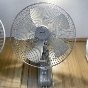Quạt treo tường Hatari IW18M1 Thái Lan