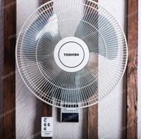 Quạt treo tường Toshiba