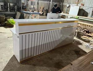 Quầy lễ tân QLT103