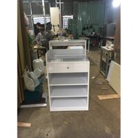 Quầy thu ngân nhỏ xinh