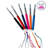 Que chỉ bảng dụng cụ trợ giảng