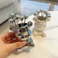 Que xiên hoa quả kèm cốc đựng hình gấu bearbrick