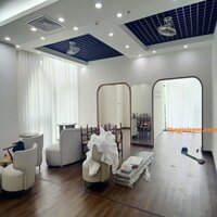 Rèm vải voan may ore cho khách hàng spa tại Royal City Thanh Xuân