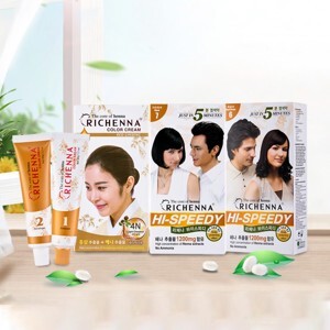 Sản phẩm nhuộm tóc dạng dầu gội Richenna 60g x 3