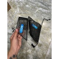 Rổ treo bên hông xe Exciter 135 có 2 mẫu tròn hoặc vuông và giá không ốc gắn