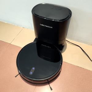 Robot hút bụi lau nhà Liectroux M200