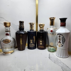 Rượu Trung Quốc - Lý Tranh Bình