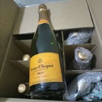 Rượu Veuve Clicquot Brut Yellow Label Champagne Pháp 12% vol chai 750ml