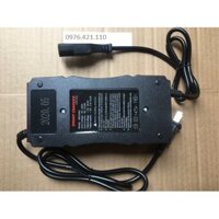 sạc cho xe máy điện Zoomer loại 60v-20Ah ( xe sử dụng 5 bình ắc qui) có chế độ tự ngắt khi đầy bình- chân cắm đặc