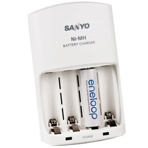 Sạc nhanh Sanyo MQN06 pin AA, AAA