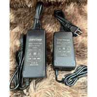 Sạc Pin Sắt LiFePO4 4S 14.6V 6A có quạt tản nhiệt và đèn báo đầy pin.