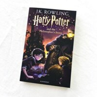 Sách - Harry Potter and the Philosopher's Stone - The Classic Harry Potter Book 1 ( Khu Vườn Sách )