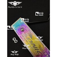 [Sale Khủng] Bảng Tên Sonic Titan Điện Phân 3D Mẫu VIP + Pat Gắn + 2 Ốc Salaya Inox 304 + 2 Tán tặng Kèm 5400