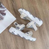 sale RẺ VÔ ĐỊCH Xả Sale (  Bán Chạy ) Sandal quai hậu đế 5cm .  - Zx1