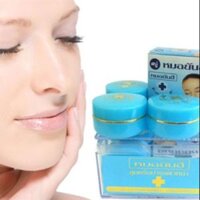 Sale sale set kem yanhee giảm mụn đầu đen và mụn bọc. Ai đang bị mụn bọc và mụn đầu đen cũng dùng được nhé.