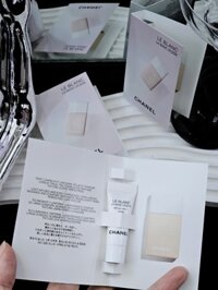 (Sample) CHANEL - Kem lót nâng tông Le Blanc/ La Base Legere 2.5ml