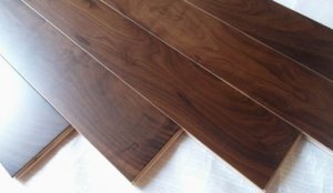 Sàn gỗ Óc Chó 15x90x600mm