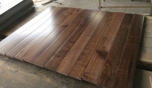 Sàn gỗ Óc Chó 15x90x900mm