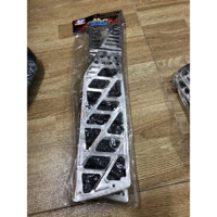 Sàn lót chân inox xe Dylan (inox 304 cao cấp sáng bóng trắng )