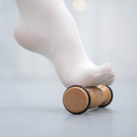 Sản phẩm còn hàng con lăn massage chân máy massage cầm tay rollerCon lăn massage chân gỗ sồi Dance Beechwood, con lăn thư giãn chân cho múa ba lê và Latin, gậy massage chân bằng gỗ