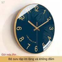 【sản phẩm sale】Đồng hồ phòng khách treo tường ngủ tắt tiếng trong sáng tạo thời trang thạch anh ròng màu đỏ Bắc Âu