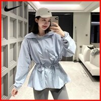 ♞[Sẵn sàng] Áo khoác chống gió có mũ trùm đầu NIKE chính hãng 100% dành cho nữ có mũ trùm đầu chống nước chống gió dệt Jack chống nắng